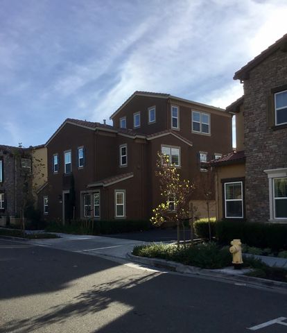 3218 Vittoria Loop, Pleasanton, CA 94568-2557