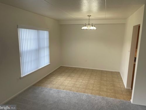 32 Valleybrook Dr, Lancaster PA  17601-4617 exterior