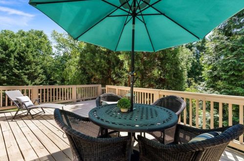 555 Glenmanor Ct, Atlanta GA  30328-4270 exterior