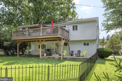 1501 Robert Rd, Lancaster PA  17601-5632 exterior