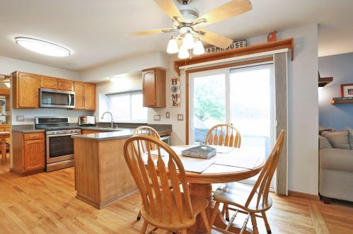 809 Burning Trl, Carol Stream IL  60188-9148 exterior