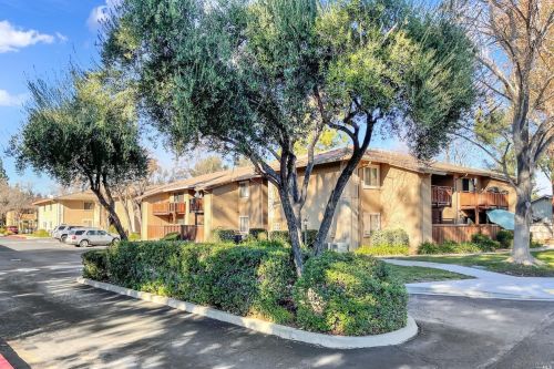 518 Arcadia Dr, Vacaville, CA 95687-3357