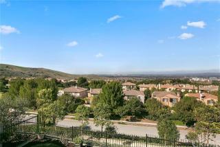 33 Balcony, Irvine, CA 92603-4237