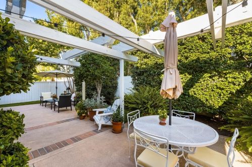 16 Chenile, Irvine CA  92614-7528 exterior