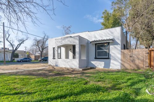 144 Roselawn Ave, Modesto, CA 95351-3245
