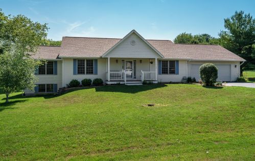 11739 Chatt Dr, The Ledges, IL 61073-9261