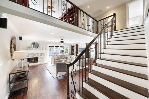 4800 Hazelnut Ave, Seal Beach, CA 90740-3019