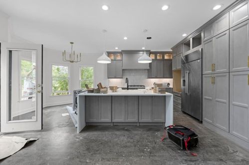 695 Highland Oaks Dr, Atlanta GA  30331-9210 exterior