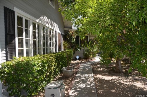 5390 Magnolia Ave, Riverside CA  92506-1250 exterior