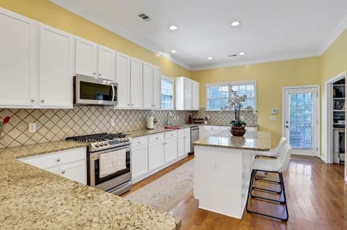201 Bowen Cir, Atlanta GA  30315-2603 exterior