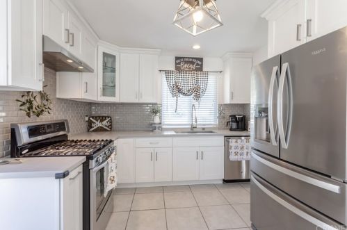 2418 Royal Ave, Simi Valley, CA 93065-4762