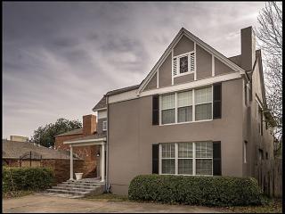 5227 Byers Ave, Fort Worth TX  76107-3629 exterior