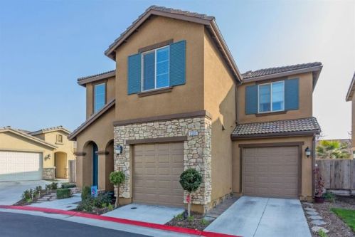 3305 Monviso Ln, Clovis, CA 93619-5416