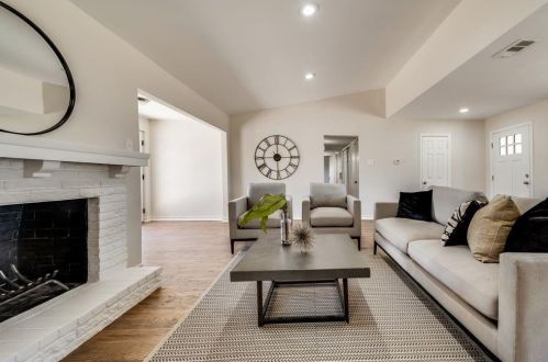 10912 Beauty Ln, Dallas TX  75229-3832 exterior