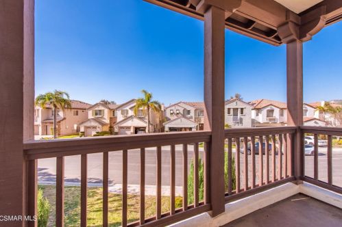 5934 Indian Terrace Dr, Simi Valley CA  93063-5771 exterior