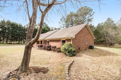 3565 Ebenezer Rd, Conyers GA  30094-3411 exterior