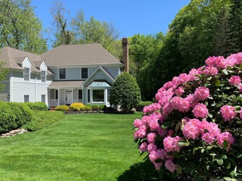 51 Washington Post Dr, Wilton, CT 06897-4632