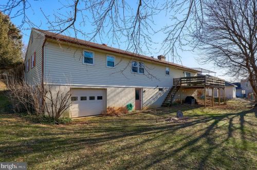 154 Amsterdam Rd, Lancaster PA  17603-9719 exterior