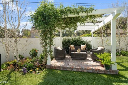 1428 Andenes Dr, Glendale CA  91208-1911 exterior