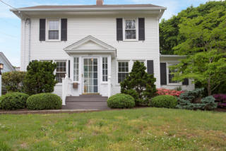 237 Fairview Ave, Fairfield, CT 06824-5200