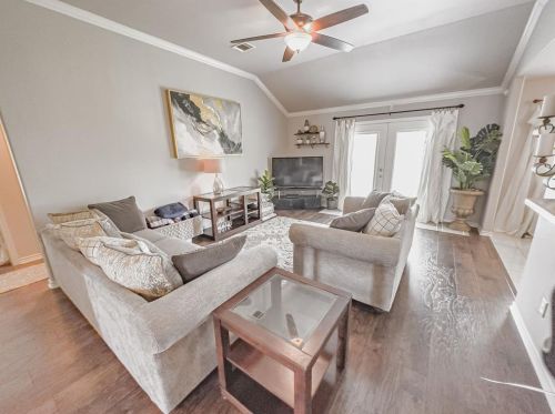 1209 Fair Dr, Angleton TX 77515-9327 exterior