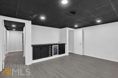 3007 Dogwood Dr, Atlanta GA  30344-3905 exterior