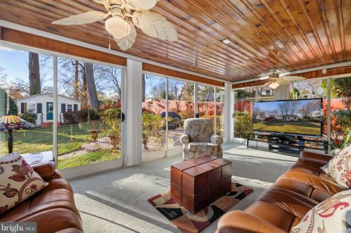 5209 Light St, Springfield VA  22151-2522 exterior