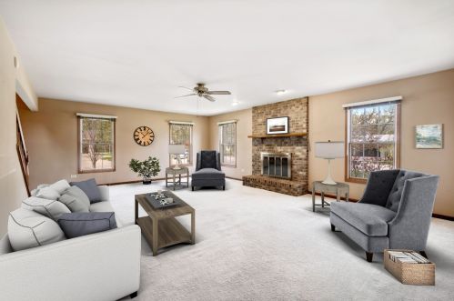 3467 Ellis Ave, Gurnee, IL 60031-2860