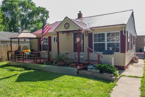 1010 Geraldine Ave, Urbana, IL 61801-1838
