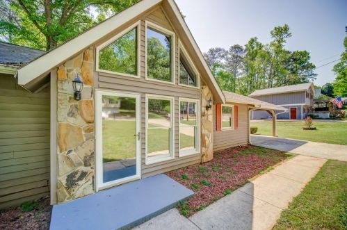 3987 Woodland Cir, Conyers, GA 30013-3056