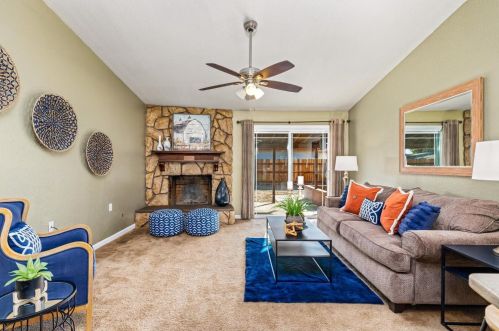 684 Garden Gate Dr, Manteca, CA 95336-3747
