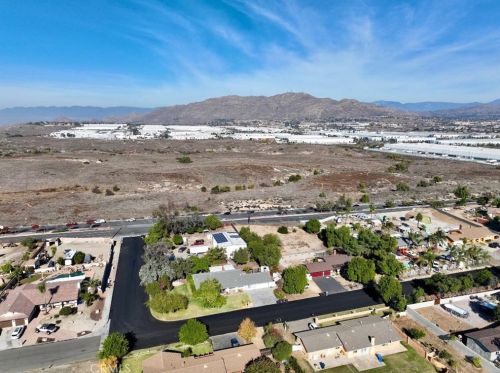 20516 Avenida Hacienda, Riverside CA  92508-2441 exterior