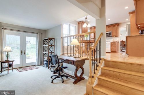 9305 Janphil Ln, Springfield VA  22153-3911 exterior