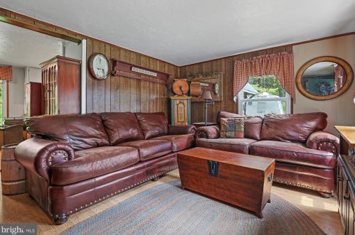 2180 Sky Top Trl, York PA  17315-2272 exterior