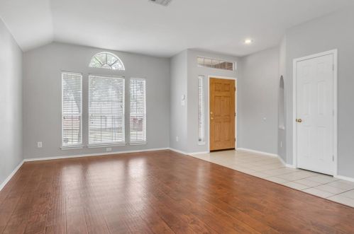 6921 Highland Crest Ln, Garland TX  75048-3556 exterior