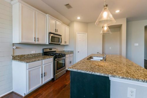 236 Round Lake Dr, Richmond TX  77469-1778 exterior