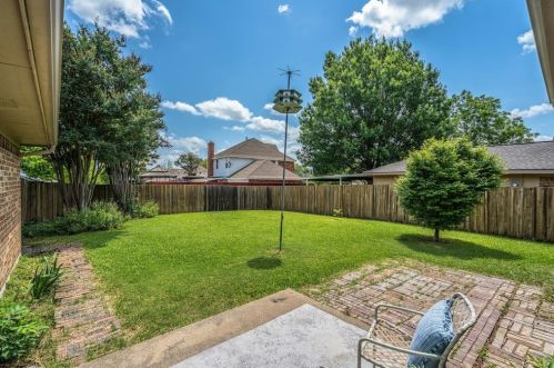 305 Trl Vw Ln, Garland TX  75043-5631 exterior