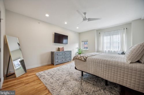 1226 4 St, Philadelphia PA 19147-0052 exterior