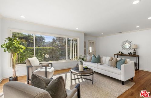 2575 Gardner Pl, Glendale CA  91206-3018 exterior