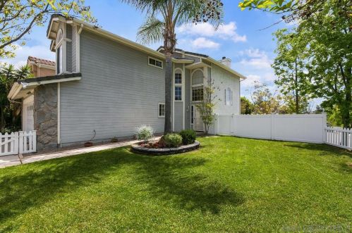 11207 Corte Playa Azteca, San Diego, CA 92124-4135