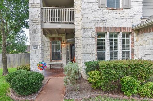 10220 Chaska Cv, Austin TX  78739-1474 exterior