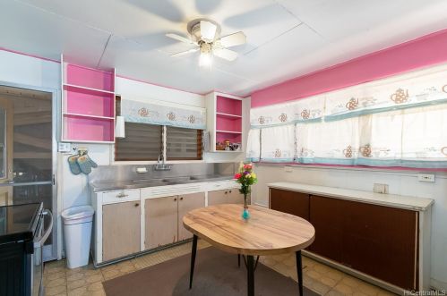 3317 Catherine St, Honolulu HI  96815-4151 exterior