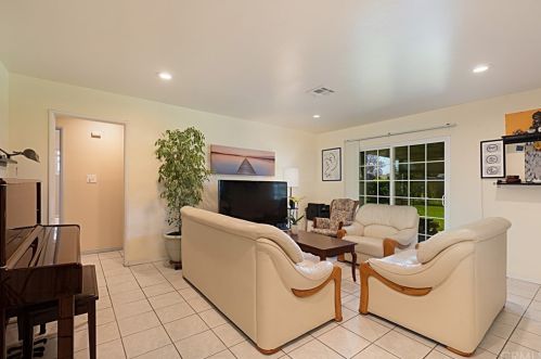 1904 Orange Ave, Anaheim CA  92804-3501 exterior