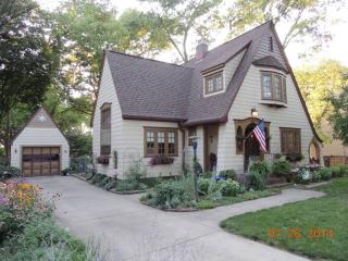 907 Bacon St, Pekin, IL 61554-4535