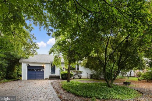 2 Lakeview Ave, Princeton, NJ 08540-9592