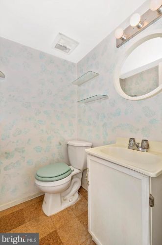 13216 Dauphine St, Silver Spring MD 20906-5211 exterior