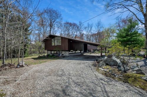50 Quarry Rd, Milford, CT 06460-2801