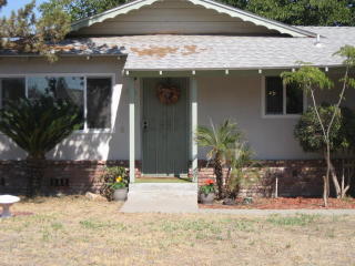 596 Gemini St, Tulare, CA 93274-4812