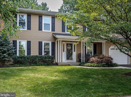 12511 Browns Ferry Rd, Herndon, VA 20170-5710