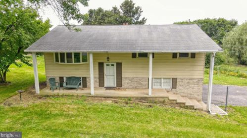 595 Hammond Rd, York, PA 17406-2320